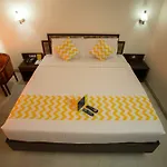 Fabhotel Royal Regency Central Station