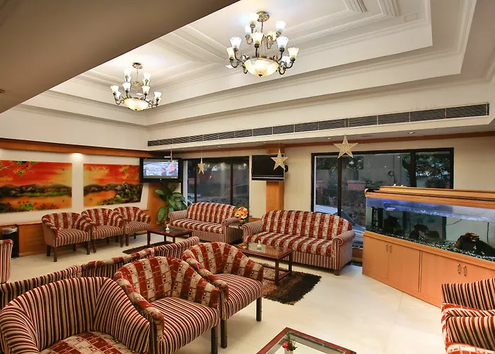Fabhotel Royal Regency Central Station