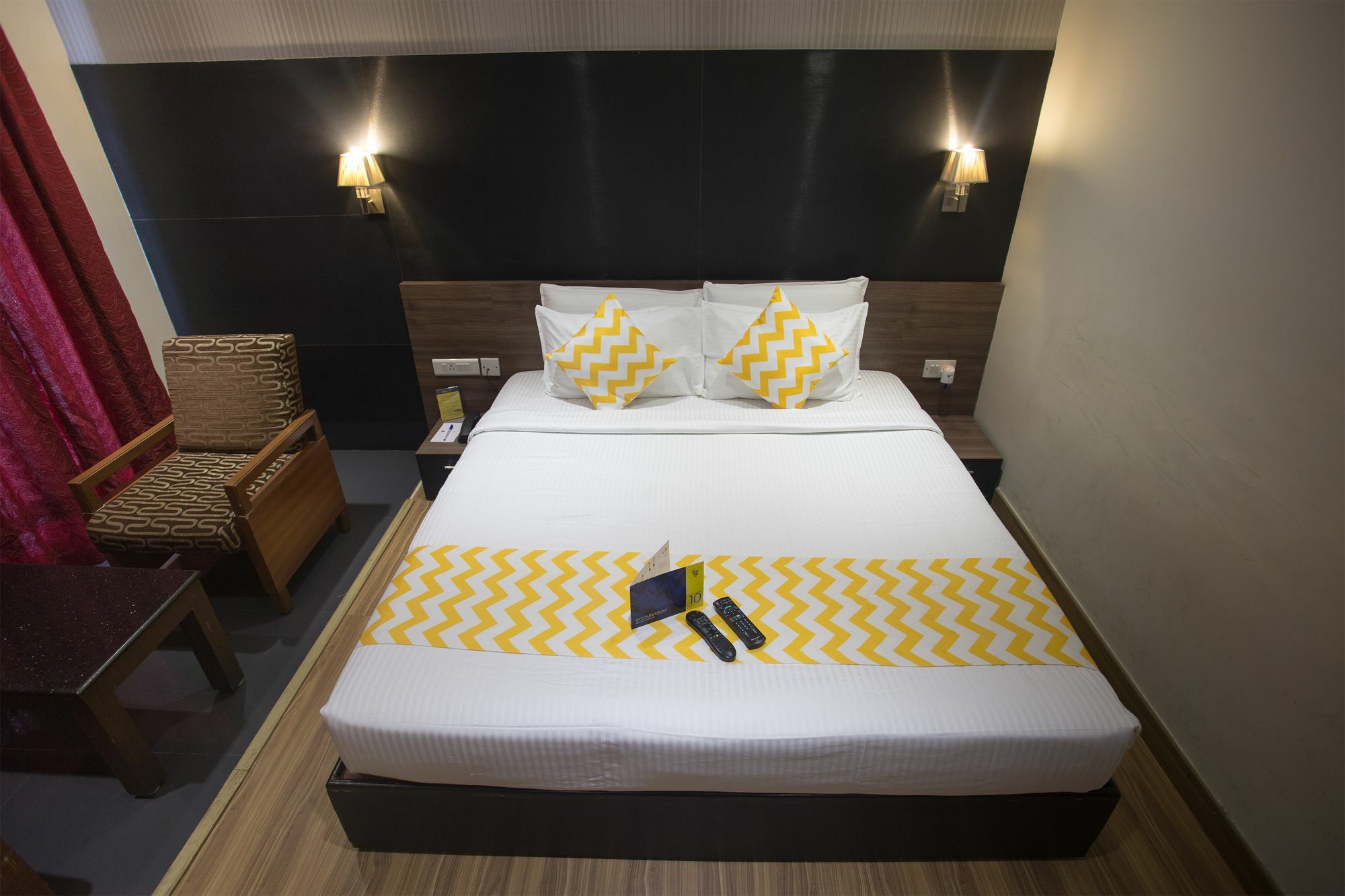 Fabhotel Royal Regency Station Hotel 3*