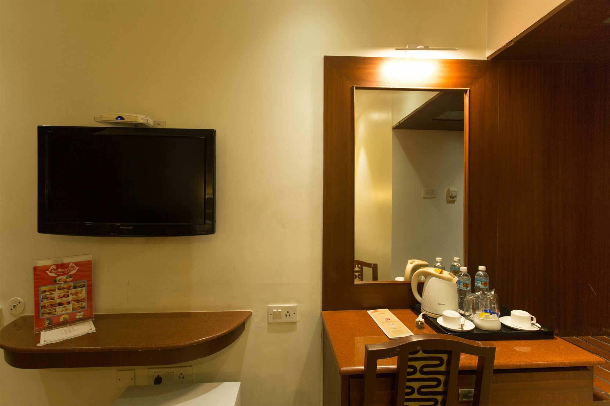 Fabhotel Royal Regency Station 3*