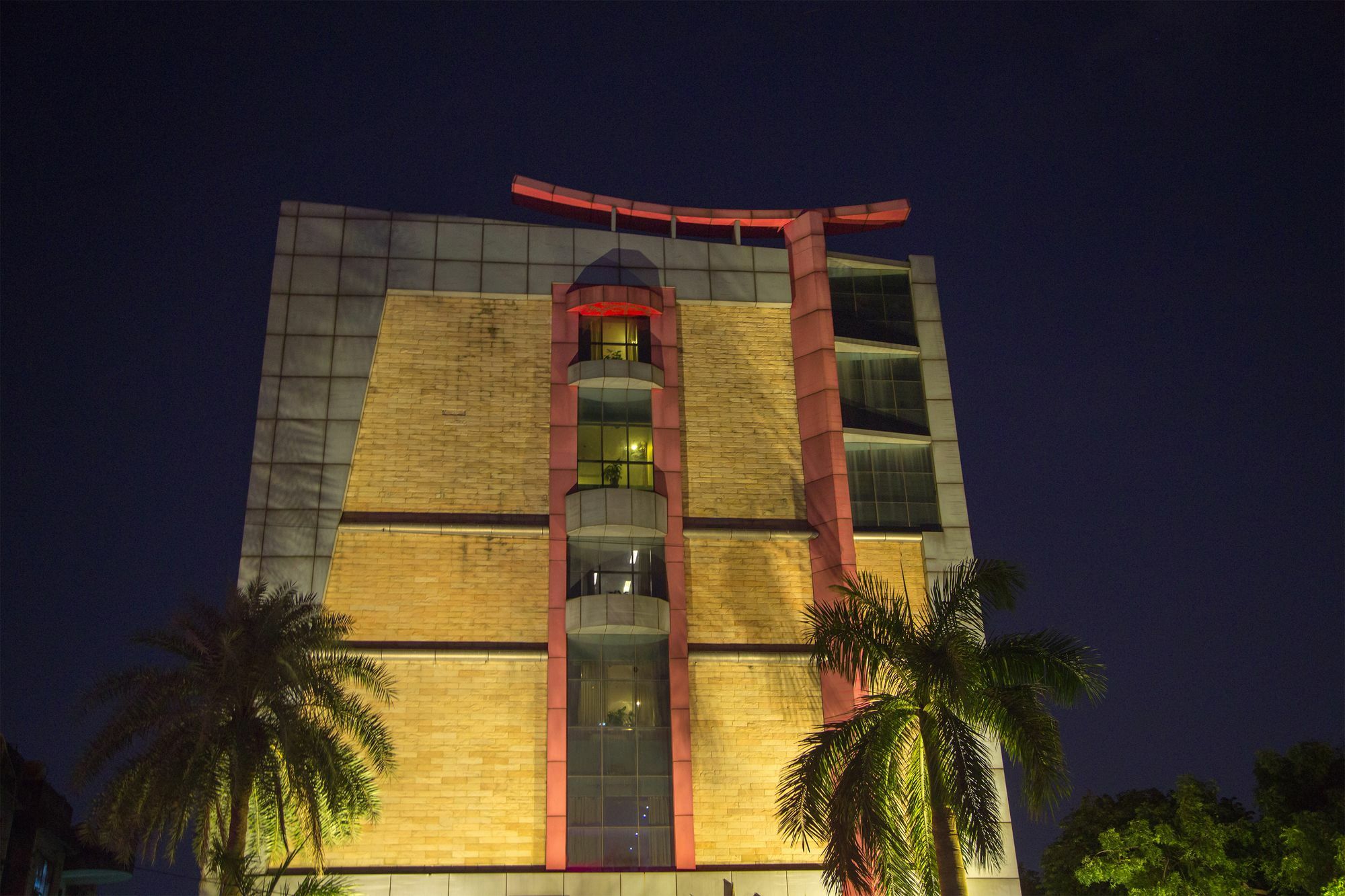 Hotel Fabhotel Royal Regency Station